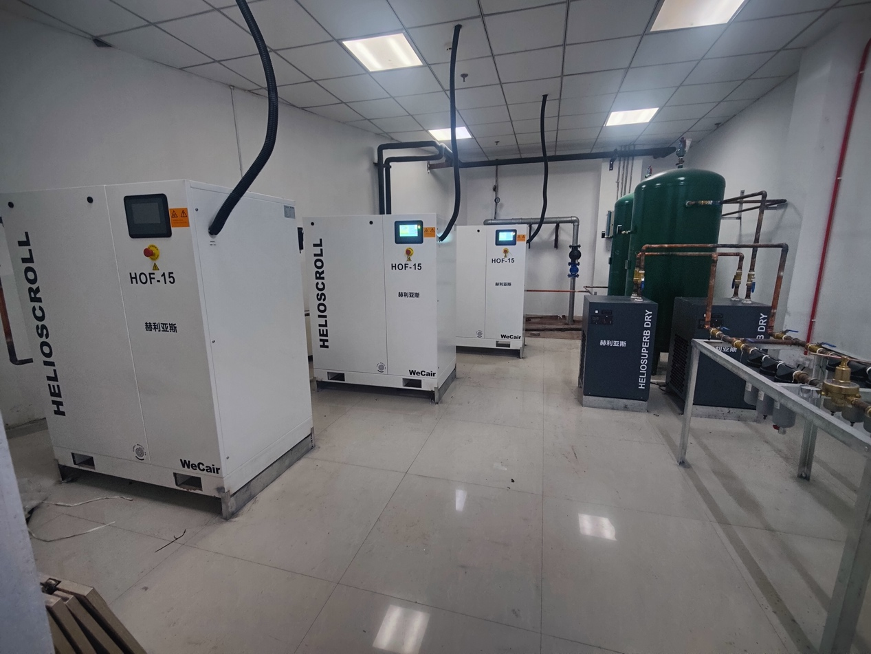 三台台赫利亞斯HELIOSCROLL無油渦旋空壓機運用于無錫某三甲醫院
